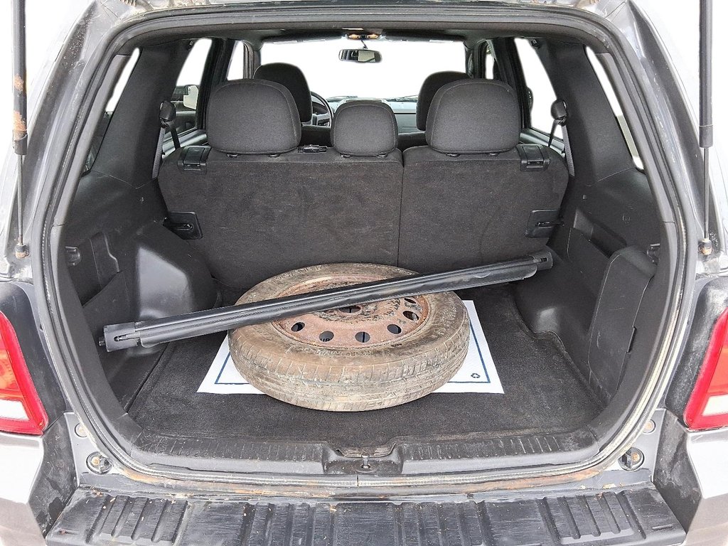 2011 Ford Escape XLT 4Dr FWD 5sp in Stratford, Ontario - 6 - w1024h768px