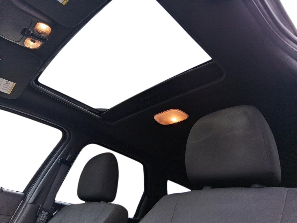 2011 Ford Escape XLT 4Dr FWD 5sp in Stratford, Ontario - 15 - w1024h768px