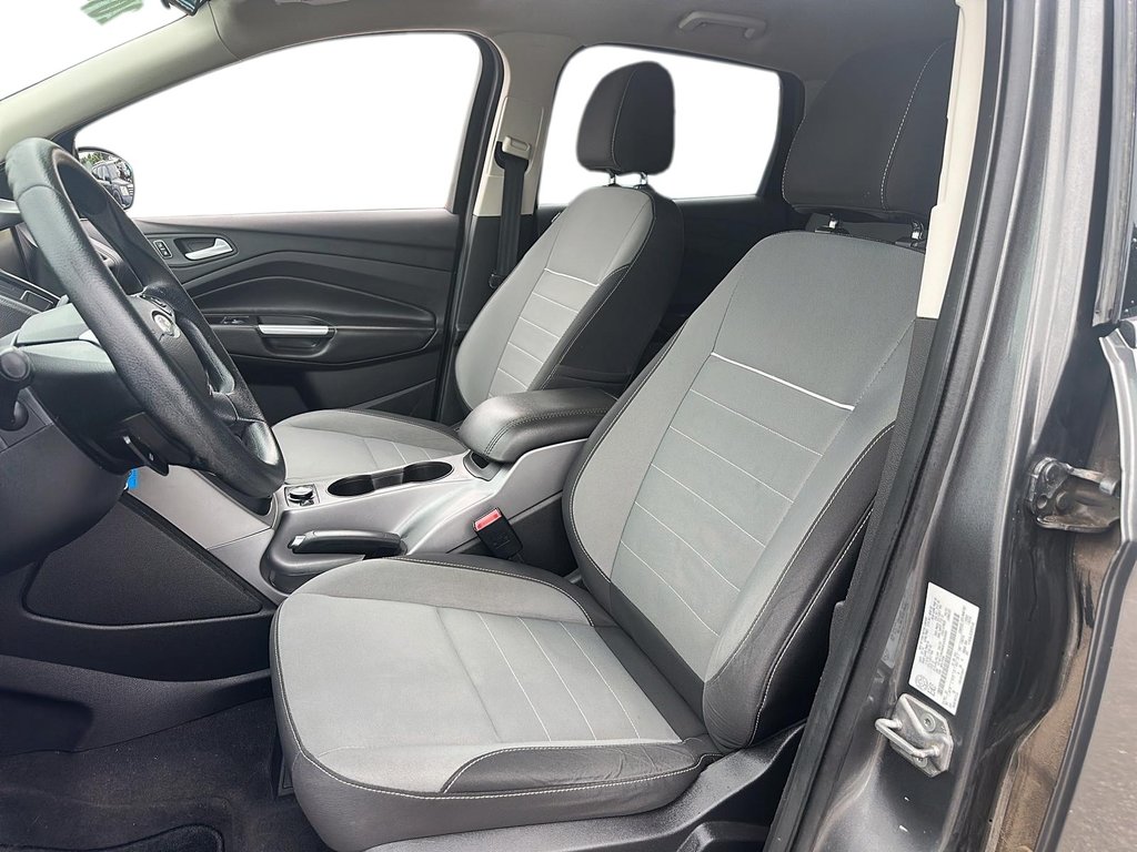 2014 Ford Escape SE - 4WD in Stratford, Ontario - 8 - w1024h768px