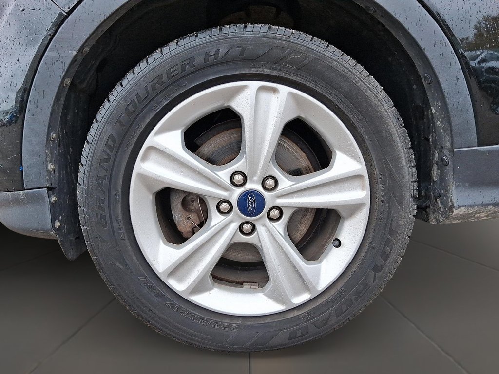 2015 Ford Escape SE - FWD in Stratford, Ontario - 7 - w1024h768px
