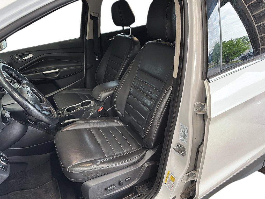 2016 Ford Escape Titanium - 4WD in Stratford, Ontario - 8 - w1024h768px