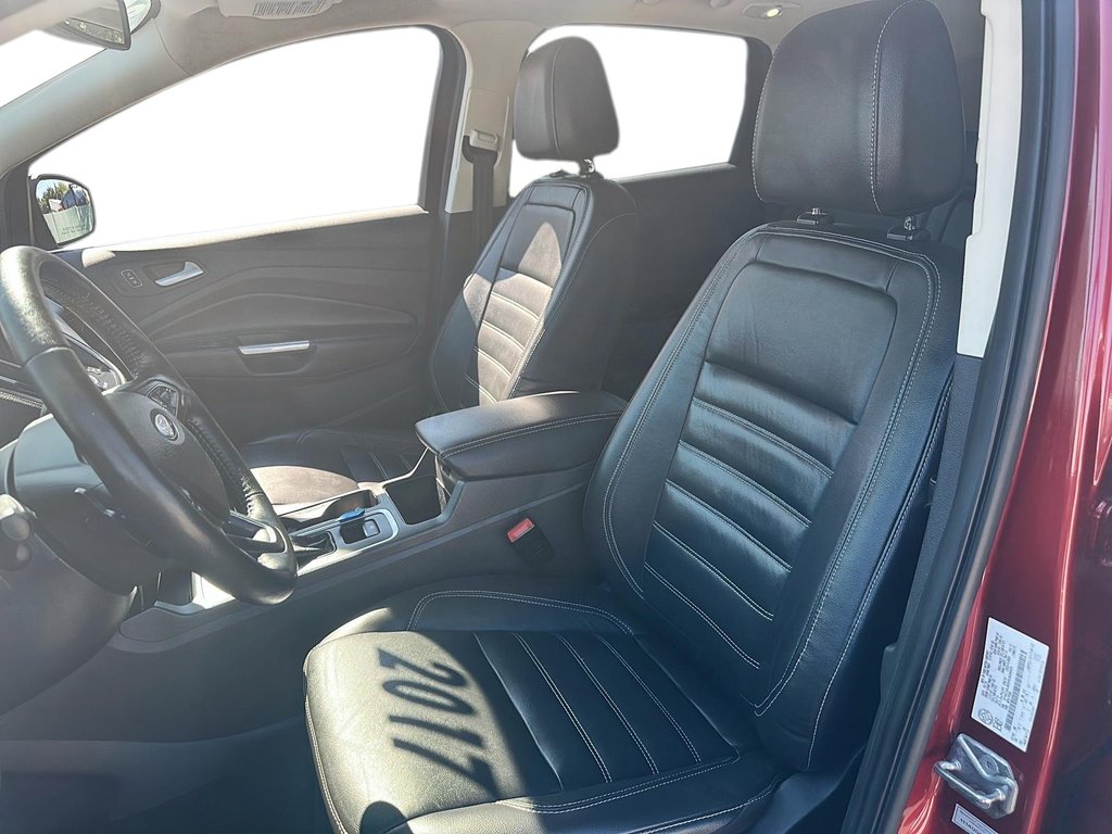 2017 Ford Escape Titanium - FWD in Stratford, Ontario - 8 - w1024h768px