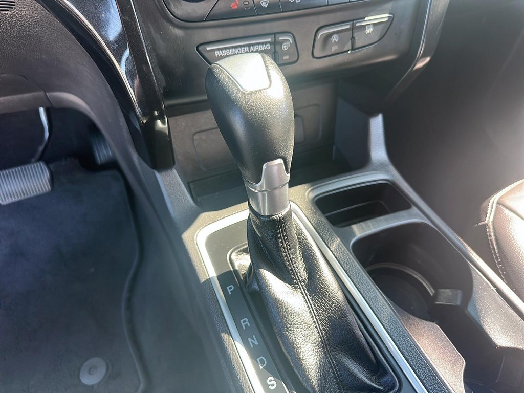 2017 Ford Escape Titanium - FWD in Stratford, Ontario - 14 - w1024h768px