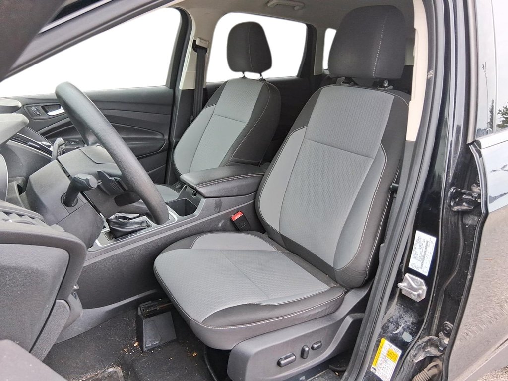 2017 Ford Escape SE - FWD in Stratford, Ontario - 8 - w1024h768px