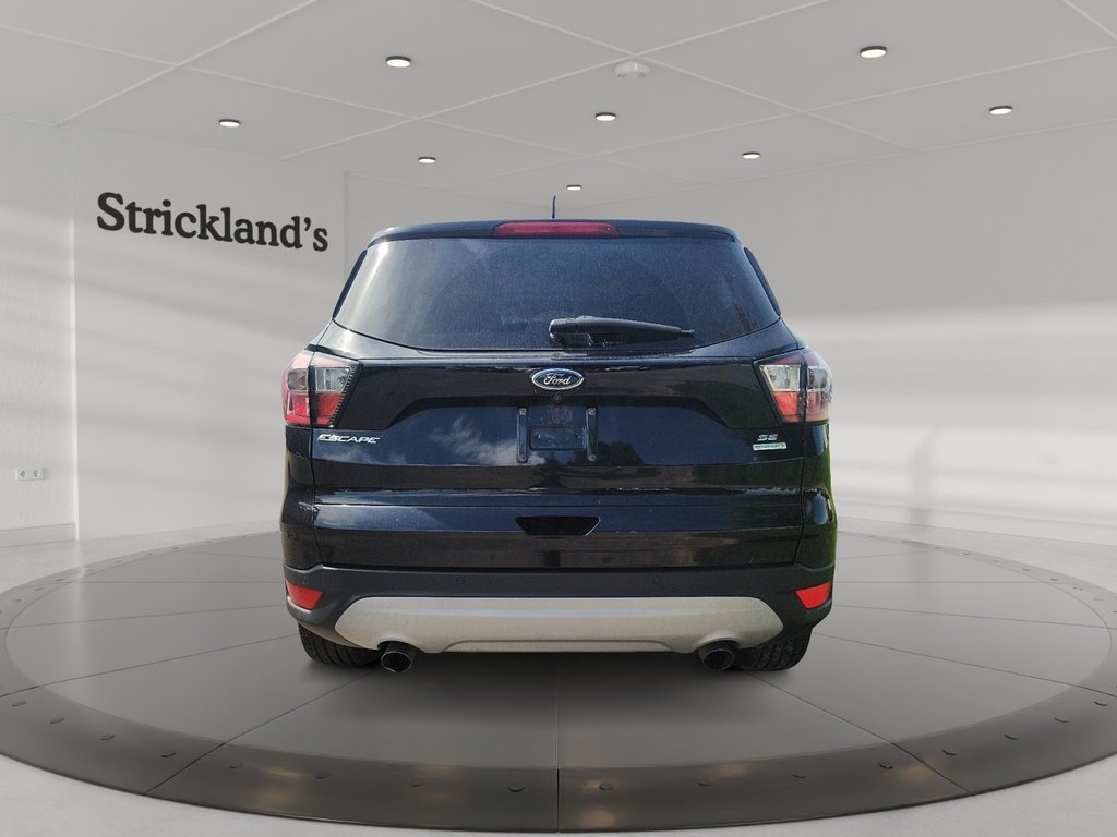 2017 Ford Escape SE - FWD in Stratford, Ontario - 3 - w1024h768px