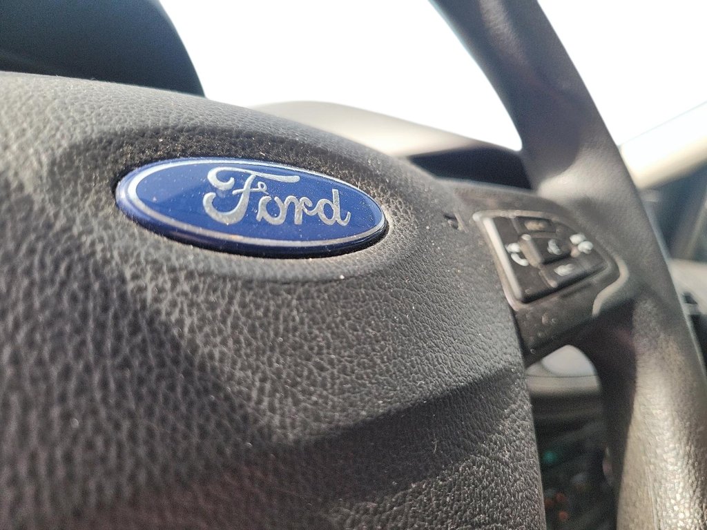 2017 Ford Escape SE - FWD in Stratford, Ontario - 17 - w1024h768px