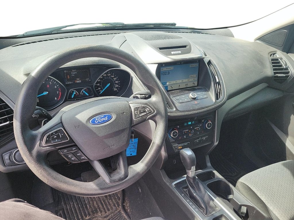 2017 Ford Escape SE - FWD in Stratford, Ontario - 13 - w1024h768px
