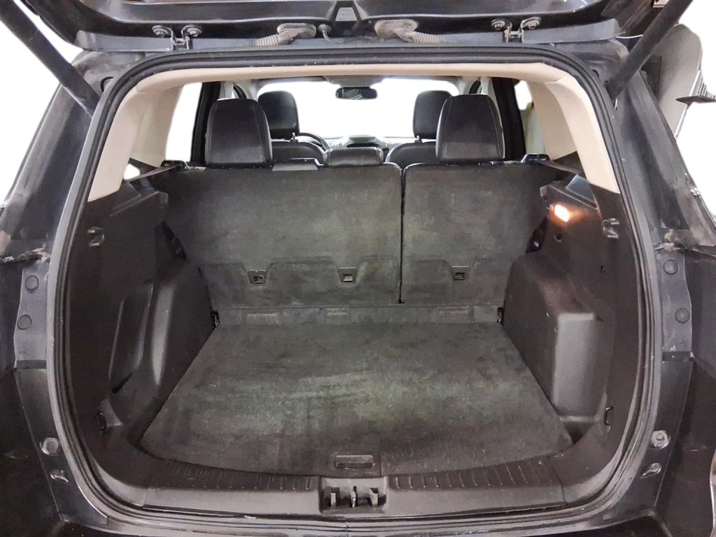 2019 Ford Escape SEL - 4WD in Stratford, Ontario - 6 - w1024h768px