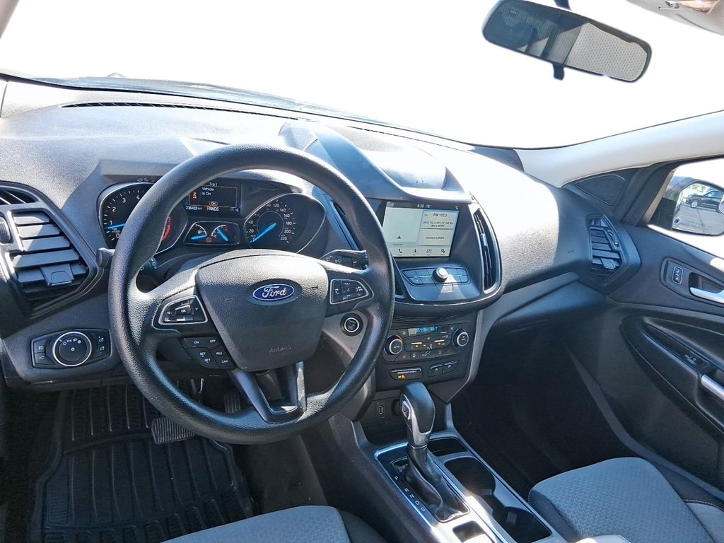 2019 Ford Escape SE - FWD in Stratford, Ontario - 10 - w1024h768px