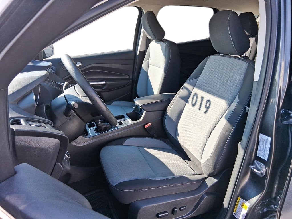2019 Ford Escape SE - FWD in Stratford, Ontario - 8 - w1024h768px