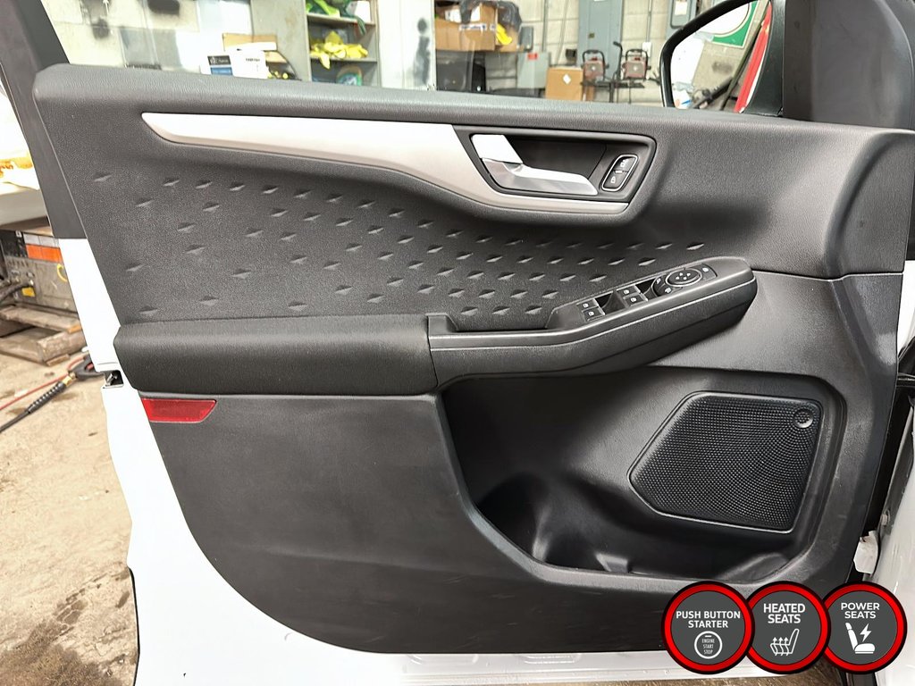 2020 Ford Escape SE - AWD in Stratford, Ontario - 10 - w1024h768px