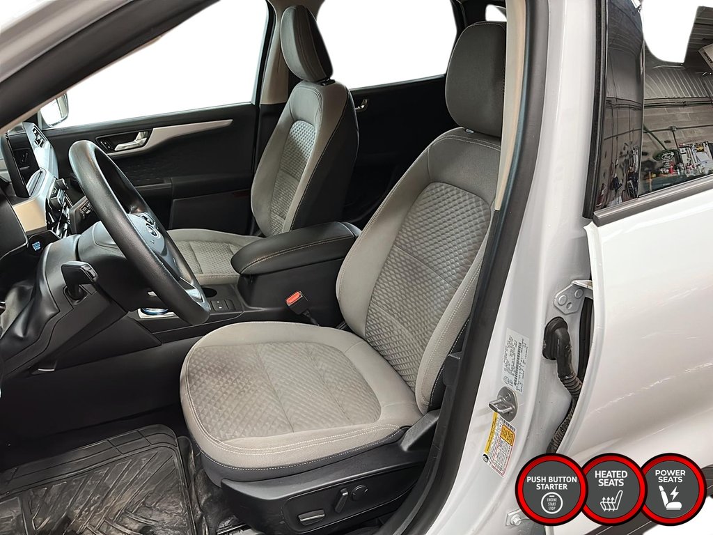 2020 Ford Escape SE - AWD in Stratford, Ontario - 8 - w1024h768px