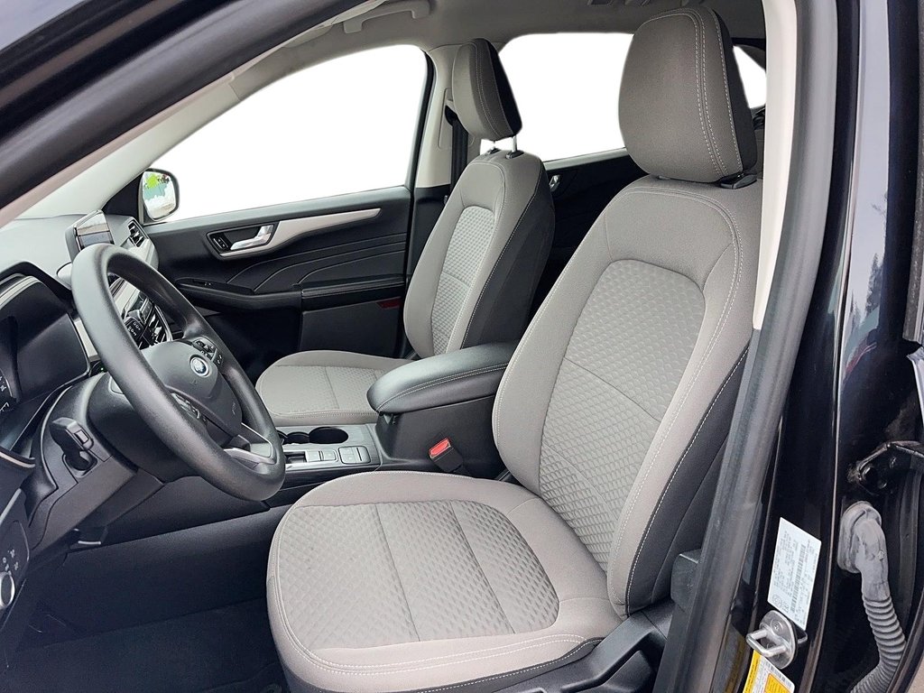 2021 Ford Escape SE PHEV FWD in Stratford, Ontario - 8 - w1024h768px