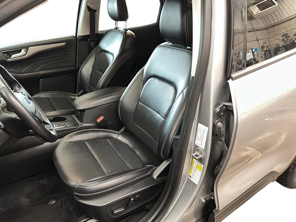 2021 Ford Escape SEL AWD 1.5L in Stratford, Ontario - 8 - w1024h768px