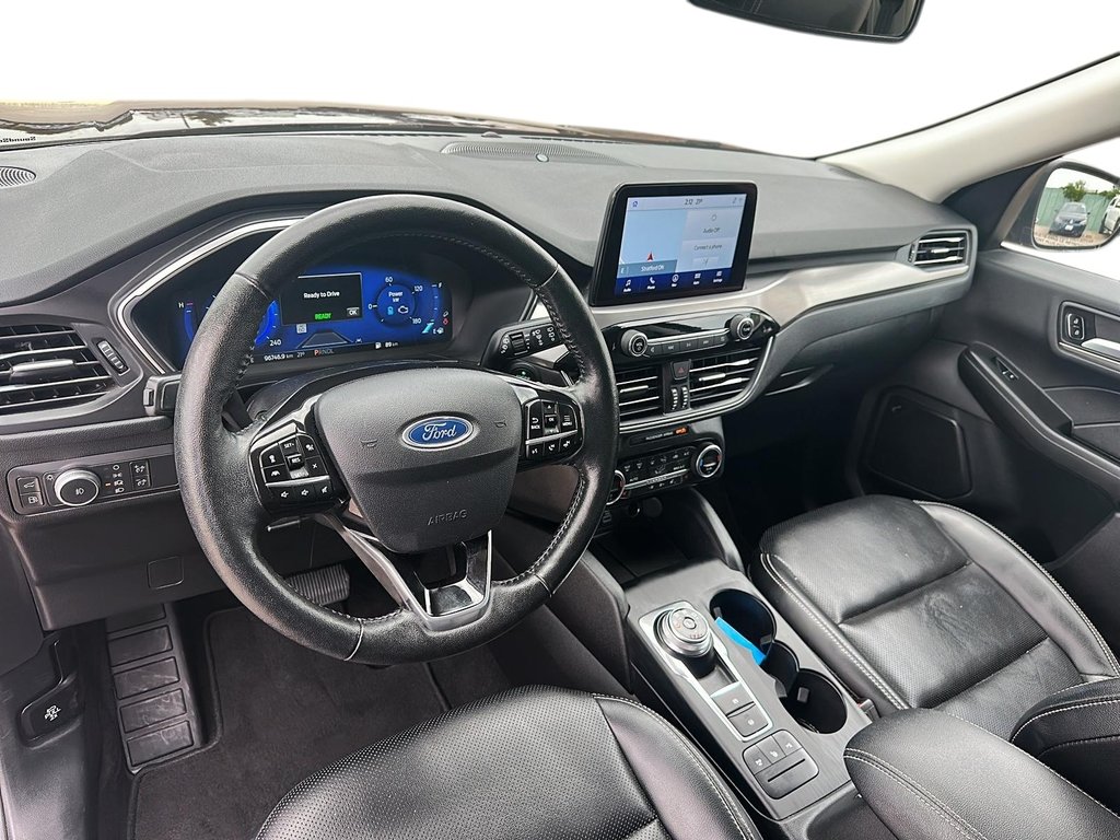 2021 Ford Escape Titanium AWD Hybrid in Stratford, Ontario - 9 - w1024h768px