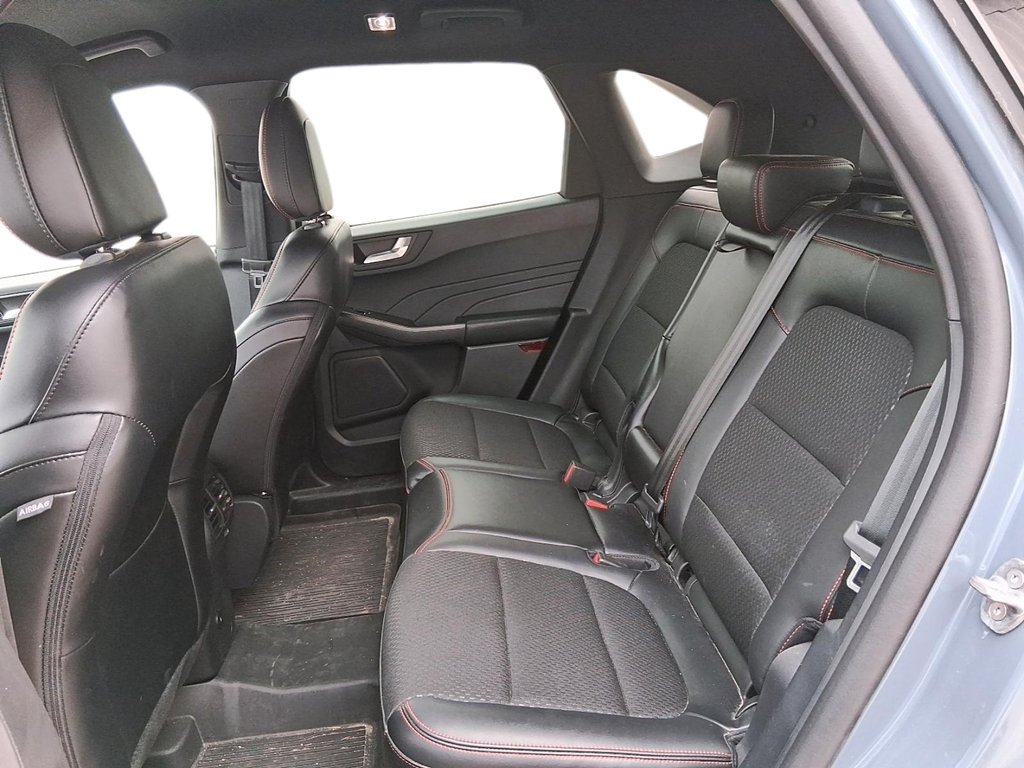 2025 Ford Escape ST-Line AWD in Stratford, Ontario - 9 - w1024h768px