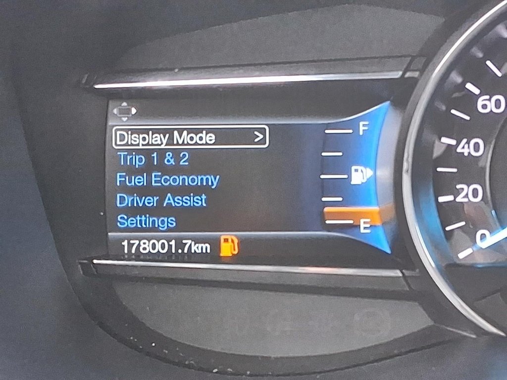 2017 Ford Explorer Limited in Stratford, Ontario - 14 - w1024h768px