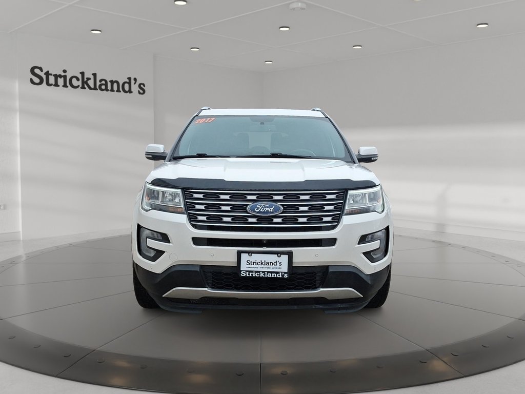 2017 Ford Explorer Limited in Stratford, Ontario - 2 - w1024h768px
