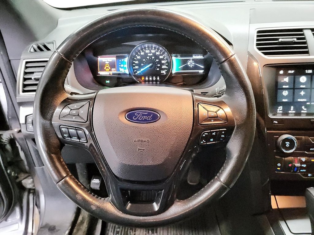 2017 Ford Explorer XLT - 4WD in Stratford, Ontario - 11 - w1024h768px