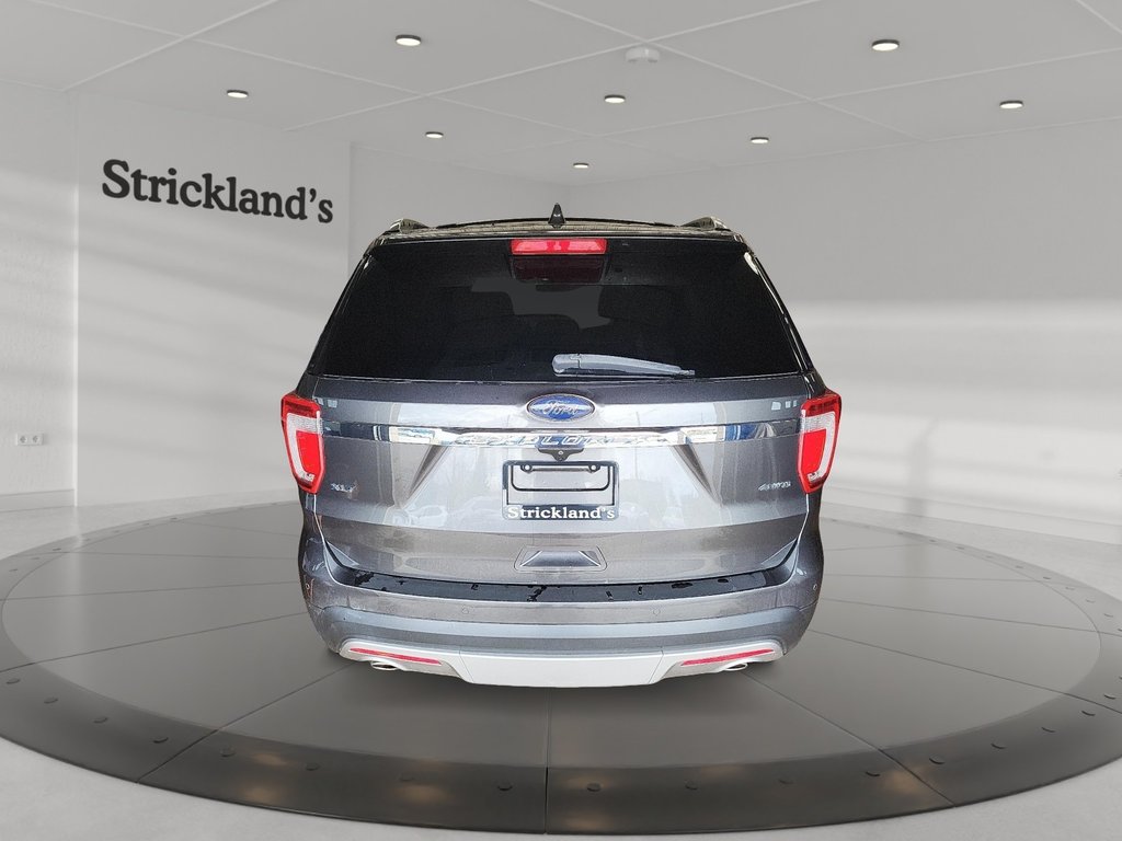 2017 Ford Explorer XLT - 4WD in Stratford, Ontario - 3 - w1024h768px