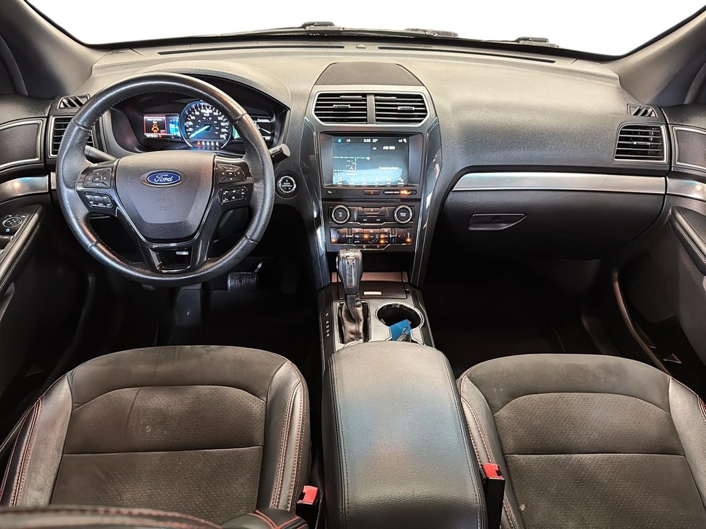 2018 Ford Explorer XLT - 4WD in Stratford, Ontario - 9 - w1024h768px