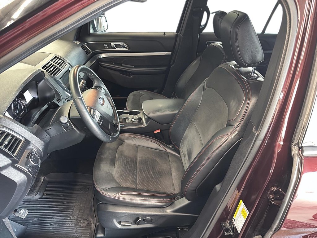 2018 Ford Explorer XLT - 4WD in Stratford, Ontario - 8 - w1024h768px