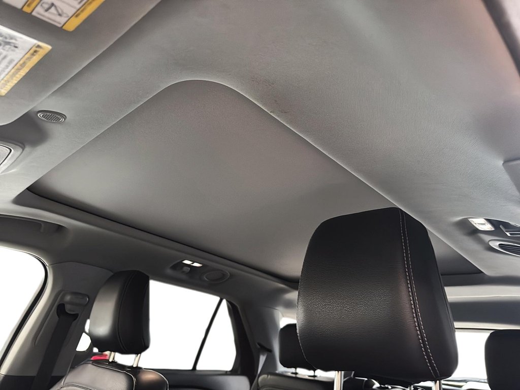 2020 Ford Explorer XLT in Stratford, Ontario - 16 - w1024h768px