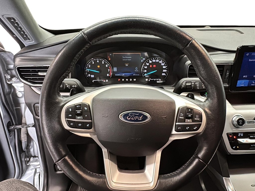 2020 Ford Explorer XLT in Stratford, Ontario - 11 - w1024h768px