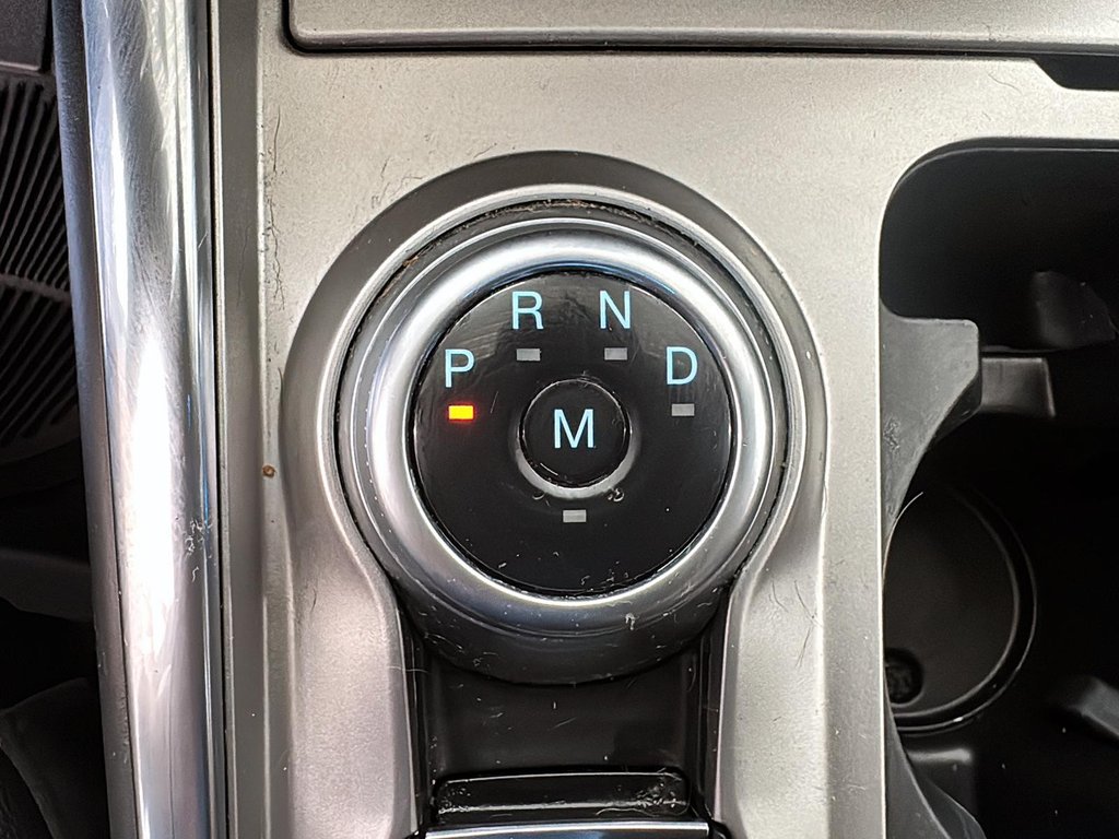2020 Ford Explorer XLT in Stratford, Ontario - 14 - w1024h768px