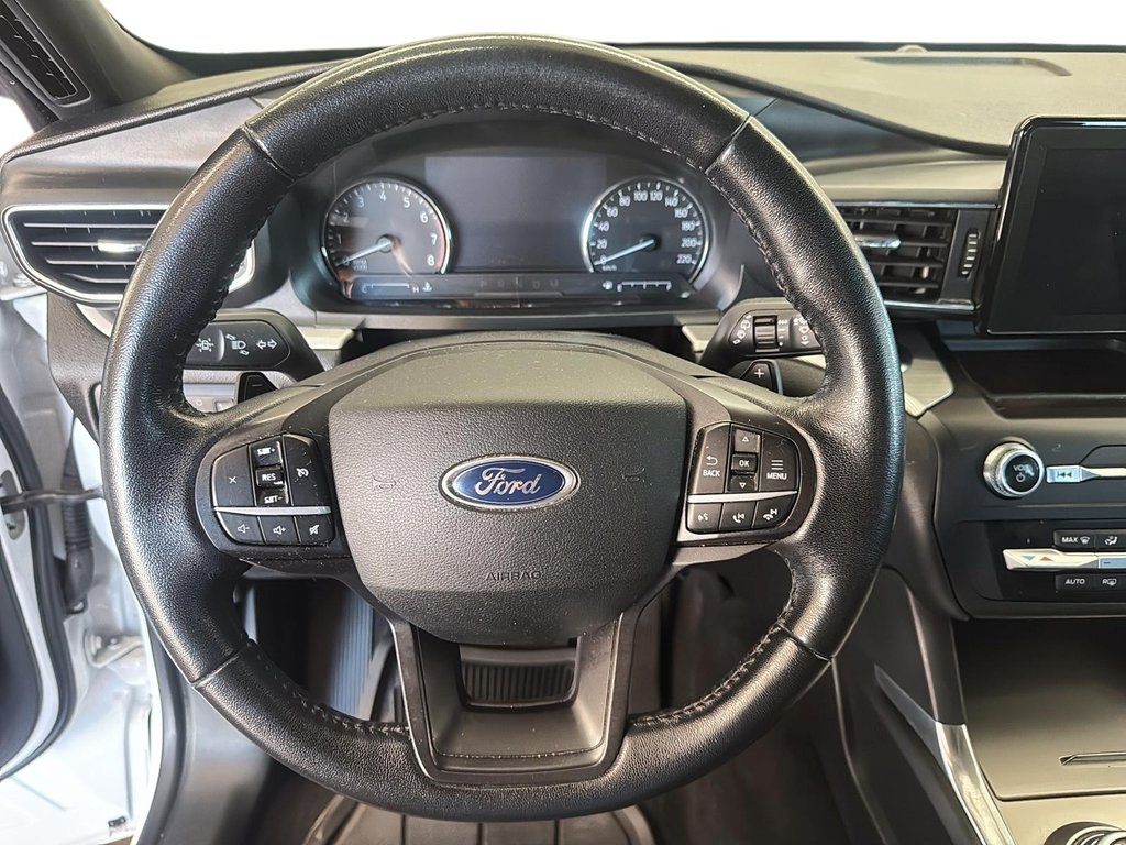 2020 Ford Explorer XLT in Stratford, Ontario - 11 - w1024h768px