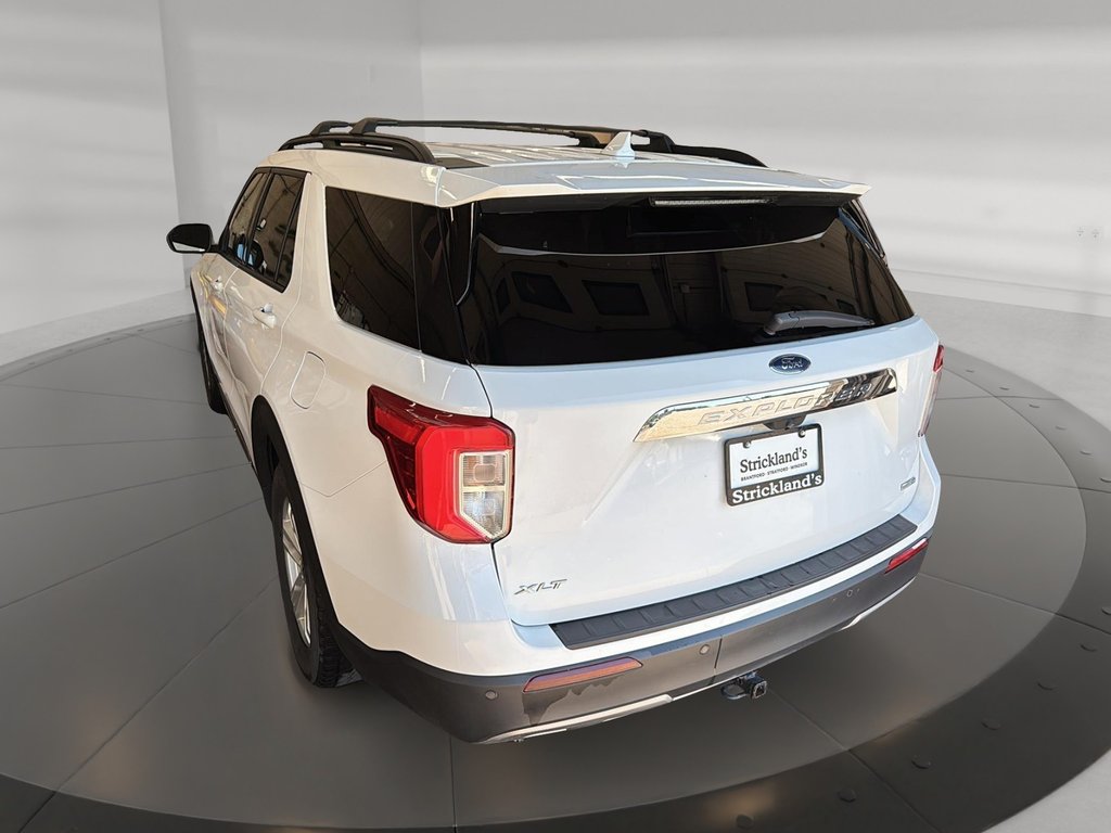 2020 Ford Explorer XLT in Stratford, Ontario - 4 - w1024h768px
