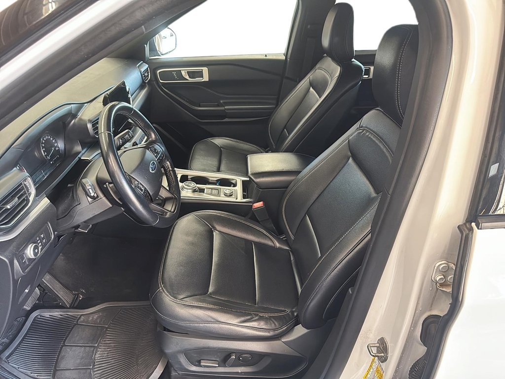 2020 Ford Explorer XLT in Stratford, Ontario - 8 - w1024h768px