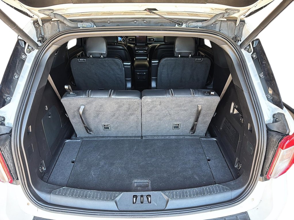 2020 Ford Explorer XLT in Stratford, Ontario - 6 - w1024h768px