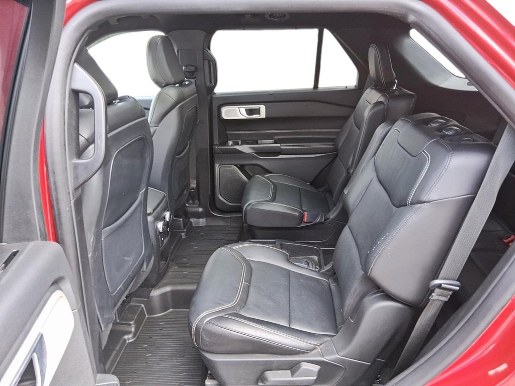 2020 Ford Explorer ST in Stratford, Ontario - 9 - w1024h768px