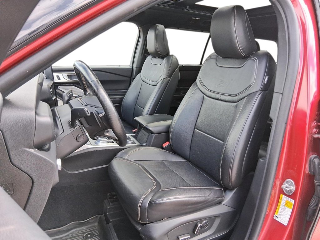 2020 Ford Explorer ST in Stratford, Ontario - 8 - w1024h768px