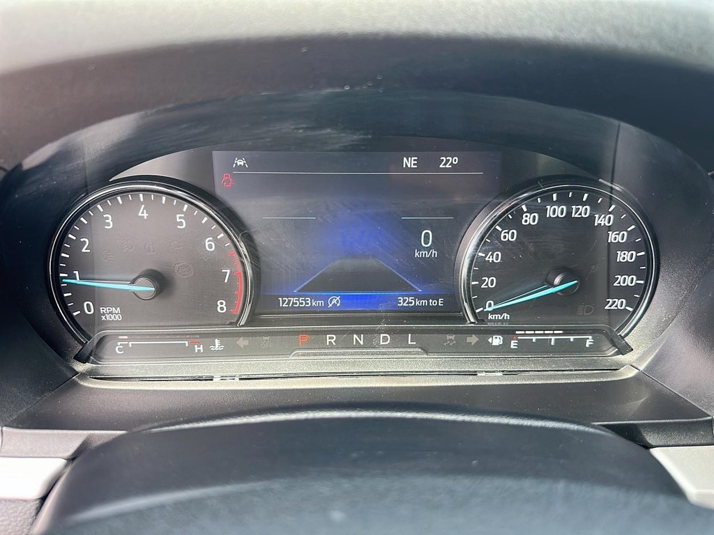 2022 Ford Explorer XLT in Stratford, Ontario - 12 - w1024h768px