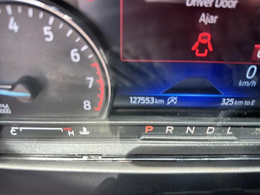 2022 Ford Explorer XLT in Stratford, Ontario - 11 - w1024h768px