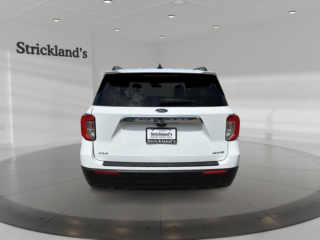 2022 Ford Explorer XLT in Stratford, Ontario - 3 - w1024h768px