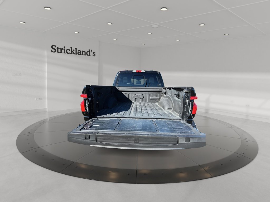 2022 Ford F150 Lightning 4x4 - SuperCrew LARIAT - 145 WB in Stratford, Ontario - 25 - w1024h768px