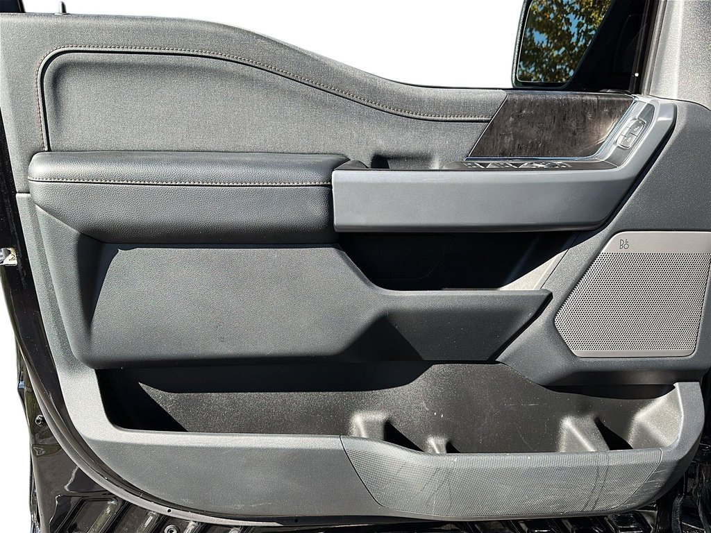 2022 Ford F150 Lightning 4x4 - SuperCrew LARIAT - 145 WB in Stratford, Ontario - 15 - w1024h768px