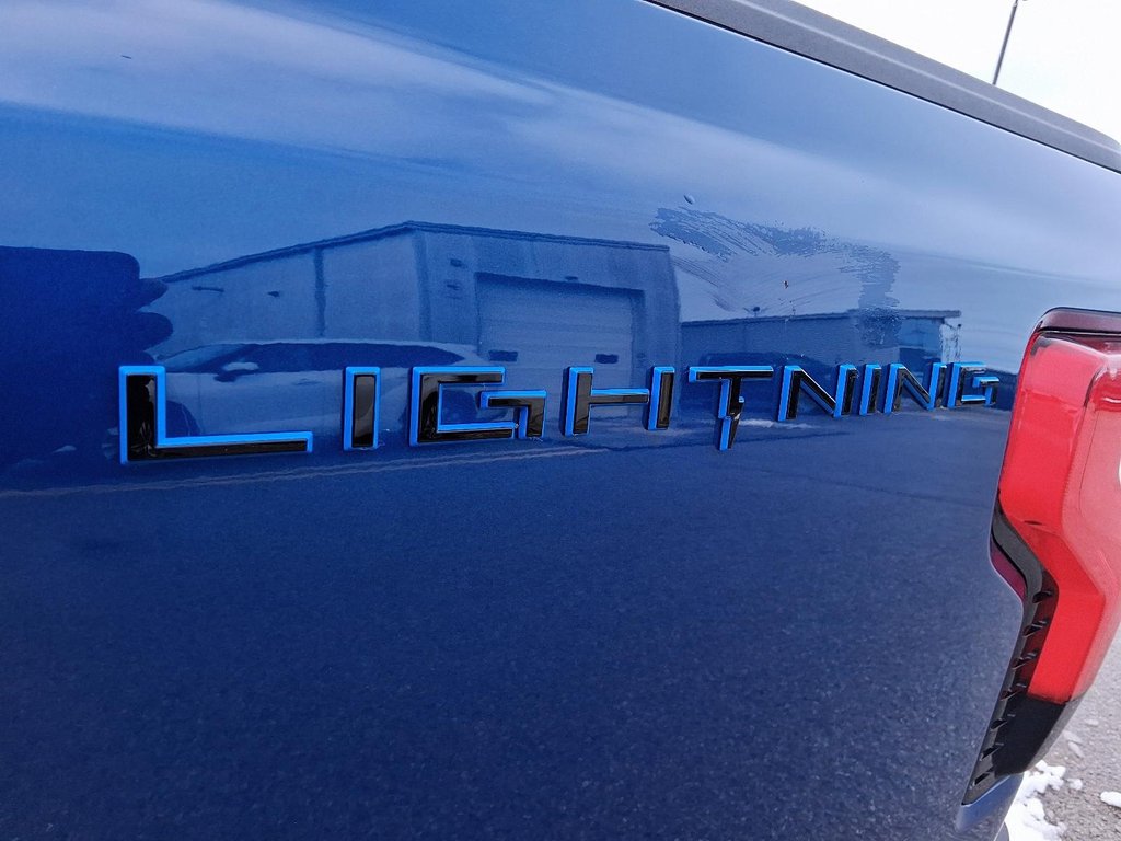 2022 Ford F150 Lightning 4x4 - SuperCrew XLT - 145 WB in Stratford, Ontario - 7 - w1024h768px