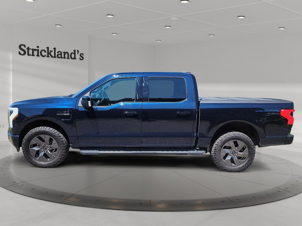 2023 Ford F150 Lightning 4x4 - SuperCrew LARIAT - 145 WB in Stratford, Ontario - 5 - w1024h768px