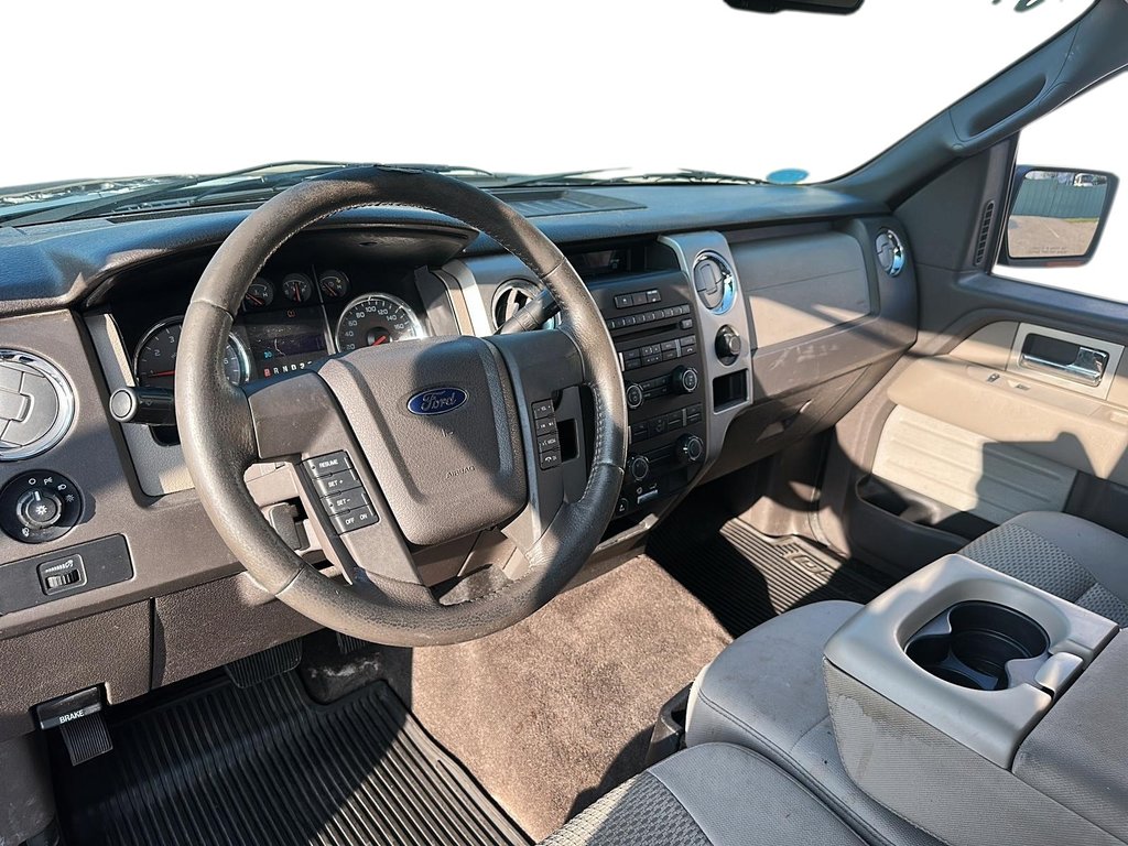 2010 Ford F150 XLT Supercrew in Stratford, Ontario - 9 - w1024h768px