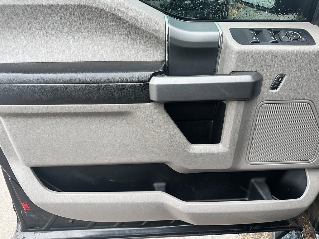 2015 Ford F150 4x4 - Supercab XLT - 163 WB in Stratford, Ontario - 9 - w1024h768px