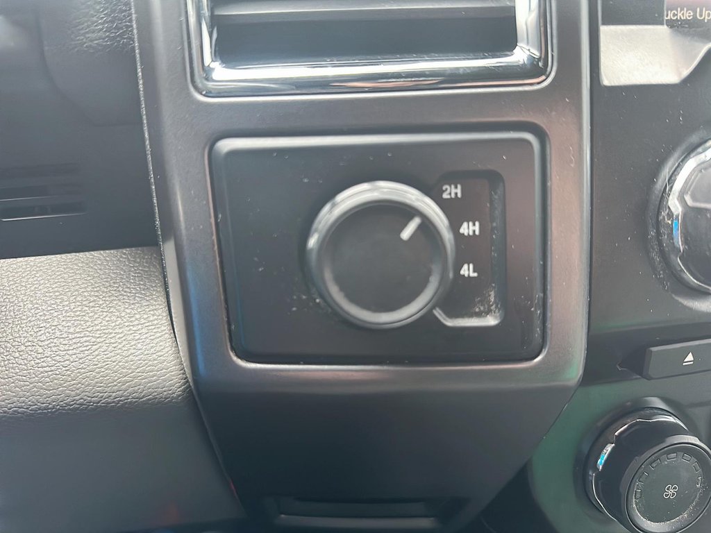 2015 Ford F150 4x4 - Supercab XLT - 163 WB in Stratford, Ontario - 14 - w1024h768px