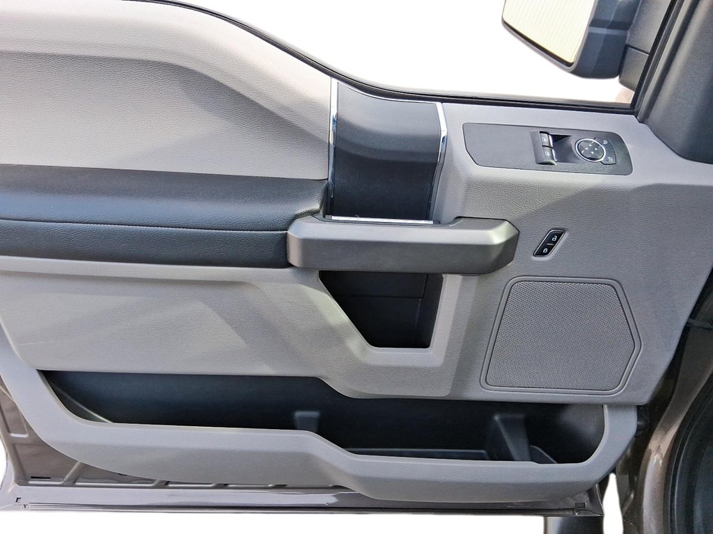 2020 Ford F150 4x4 - Regular Cab XLT - 141 WB in Stratford, Ontario - 11 - w1024h768px