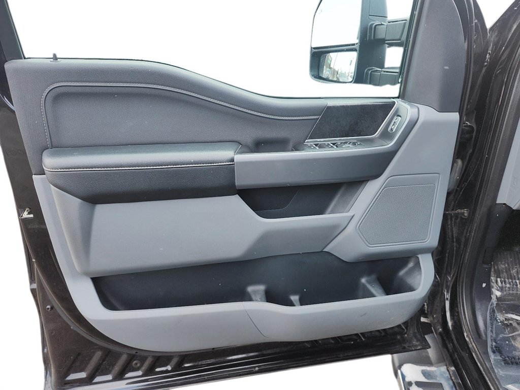 2021 Ford F150 4x4 - Supercrew XLT - 145 WB in Stratford, Ontario - 9 - w1024h768px