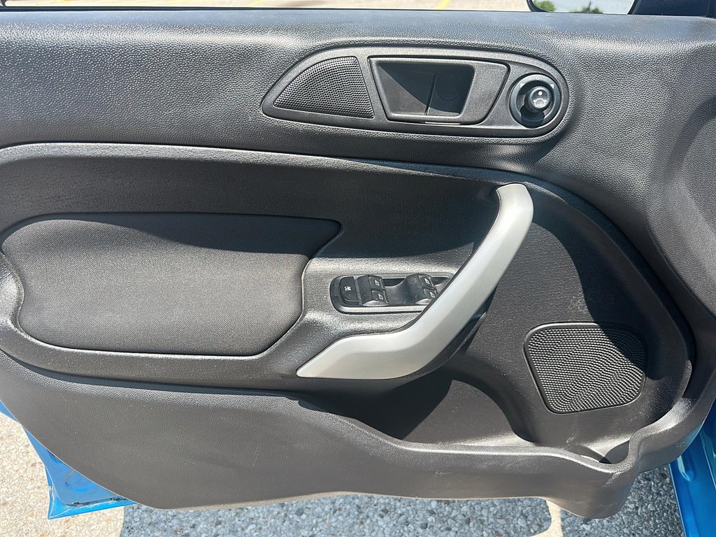 2012 Ford Fiesta S 5D Hatchback in Stratford, Ontario - 9 - w1024h768px