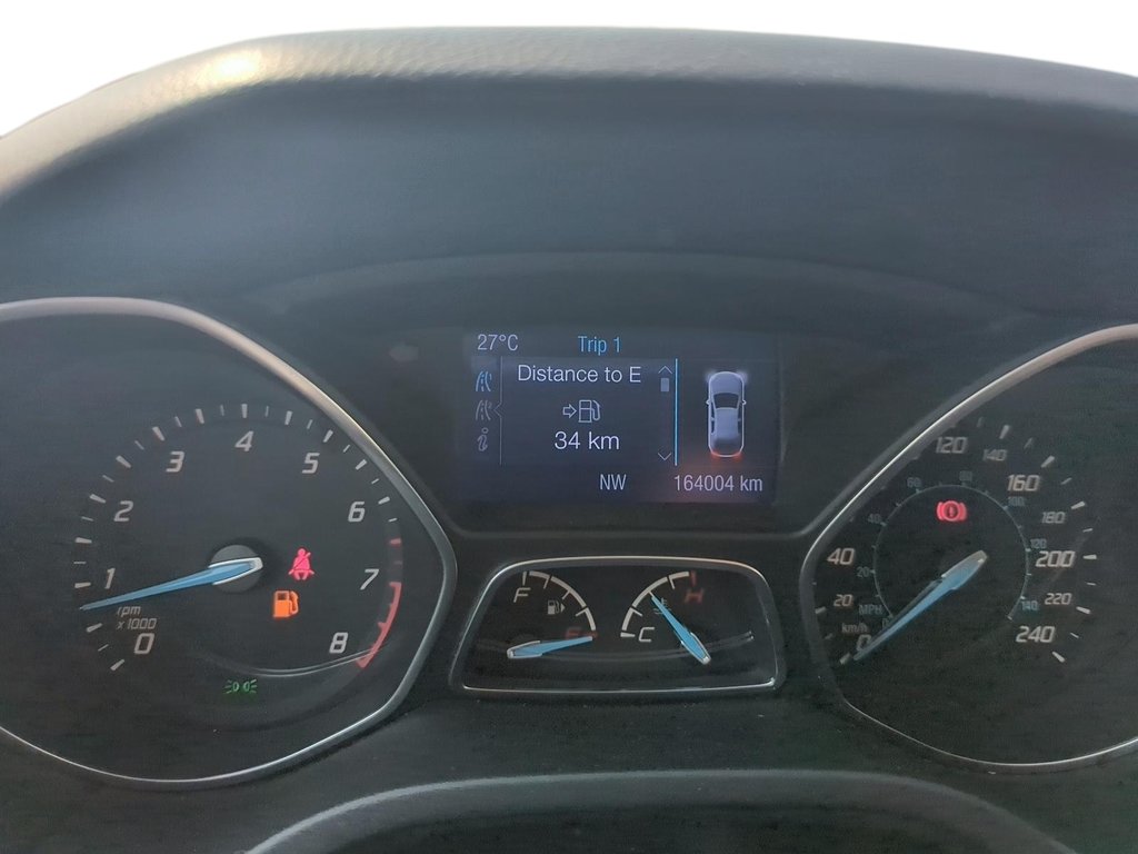 2013 Ford Focus SE Hatchback in Stratford, Ontario - 12 - w1024h768px