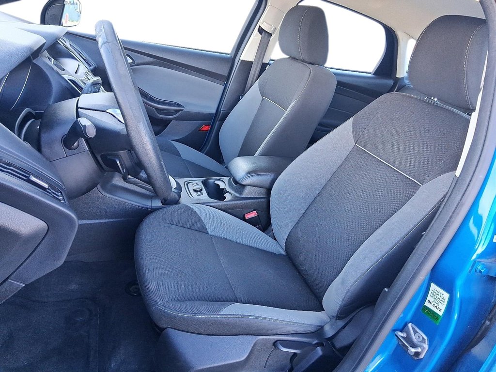 2013 Ford Focus SE 4D Sedan in Stratford, Ontario - 8 - w1024h768px